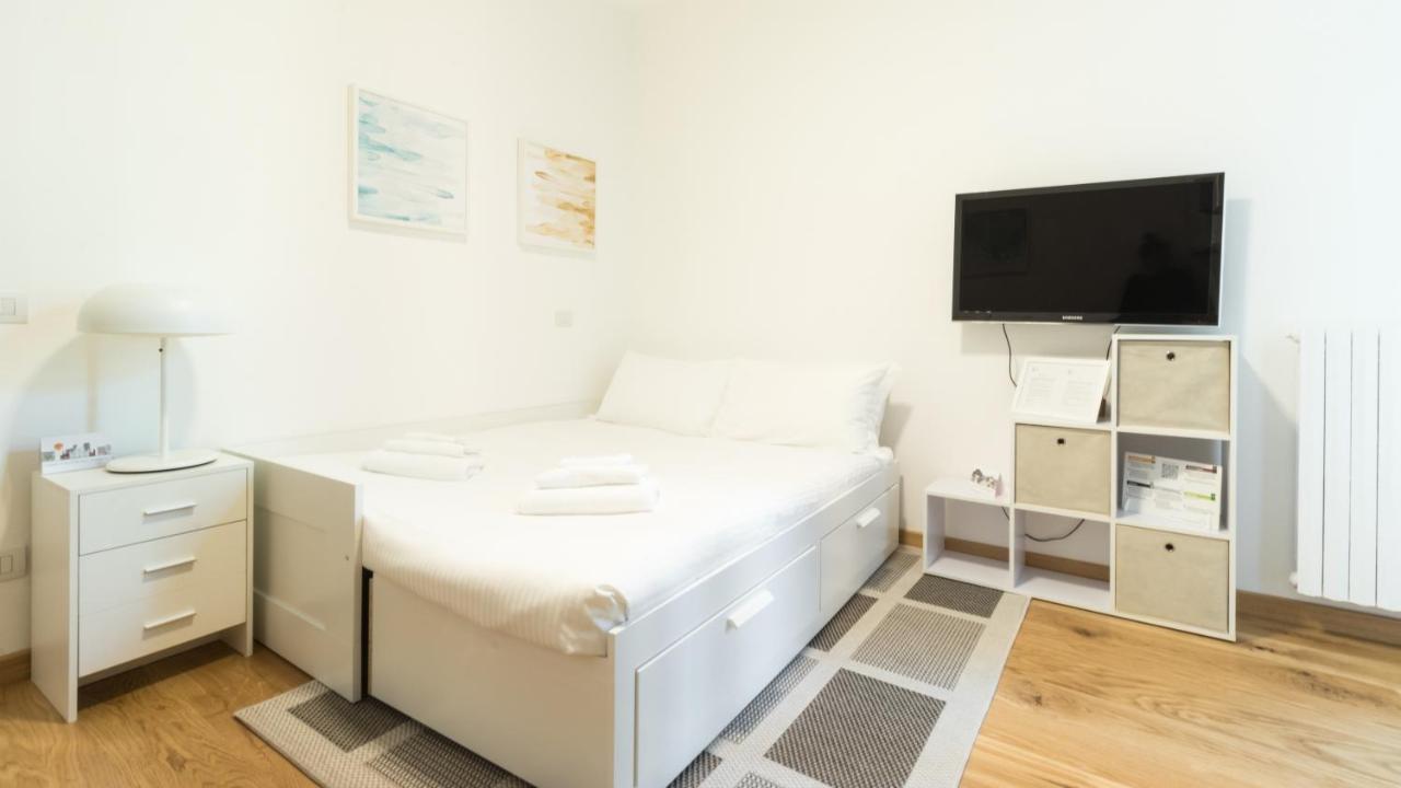 Italianway-De Cristoforis 5 Apartment Milan Bagian luar foto