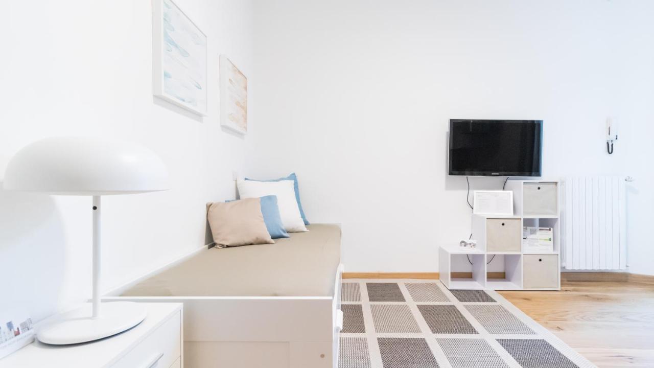 Italianway-De Cristoforis 5 Apartment Milan Bagian luar foto