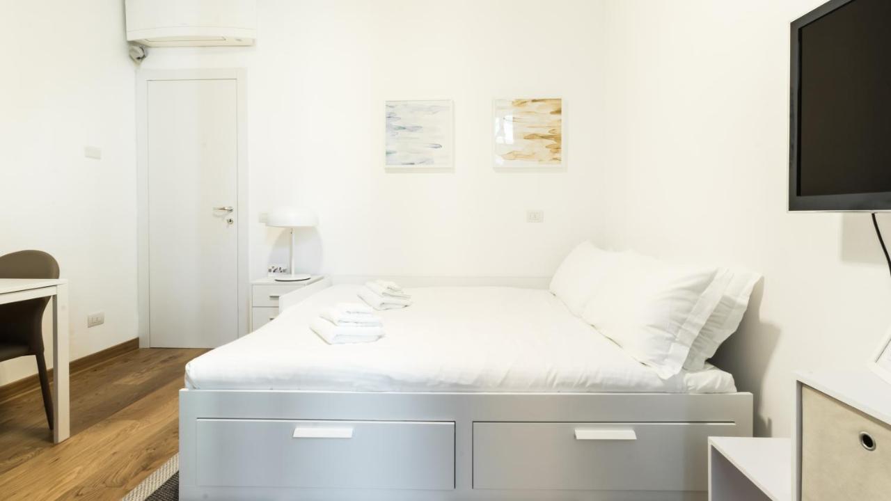 Italianway-De Cristoforis 5 Apartment Milan Bagian luar foto