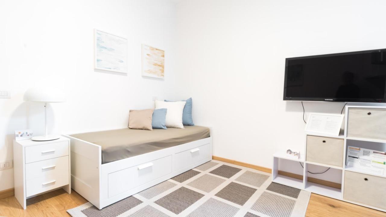 Italianway-De Cristoforis 5 Apartment Milan Bagian luar foto